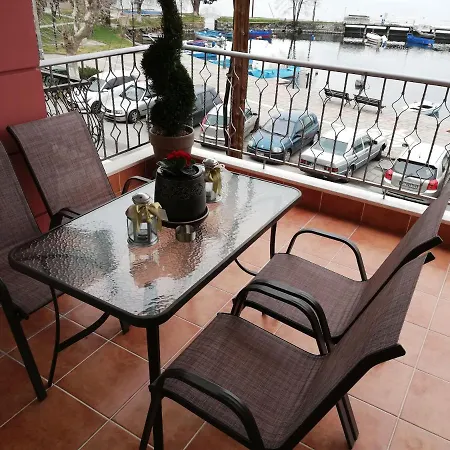 아파트 Voria Paralia 카스토리아