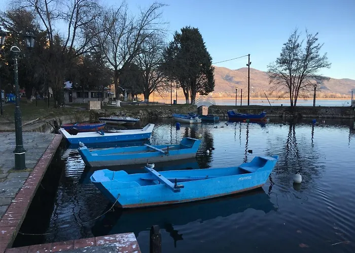 Voria Paralia * Kastoria