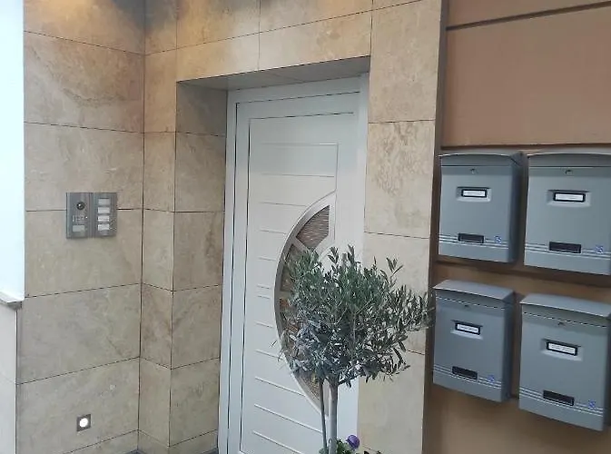 Voria Paralia * Kastoria